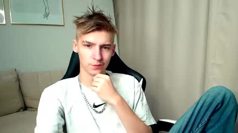 Adam online show from October 2025 11:49:02 PM