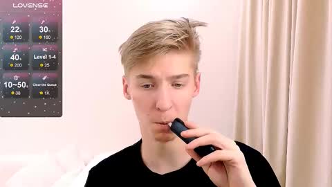 Adam online show from December 2025 07:07:02 PM