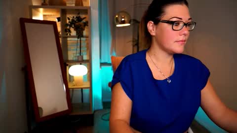 Tamara online show from October 2025 04:37:01 PM