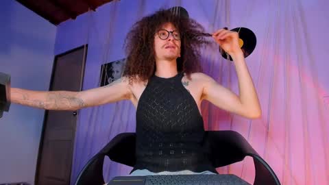 Snapshot of mrshaggy_ chatting on January 2025 09:51:01 PM Mr Shaggy online show from January 2025 09:51:01 PM