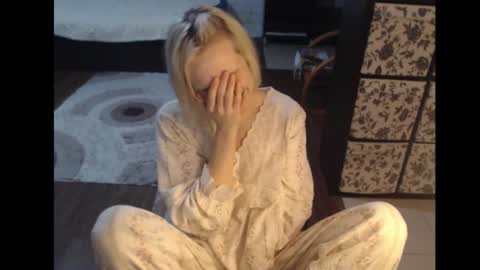 Sasha online show from November 2025 07:02:01 PM