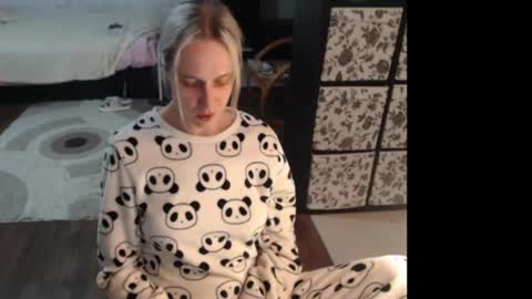 Snapshot of mrsluck chatting on June 2026 01:54:02 AM Sasha online show from June 2026 01:54:02 AM