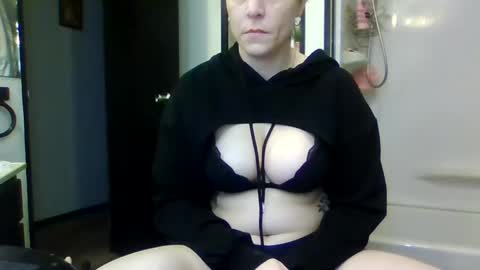 Mrstxoxo4594 online show from September 2025 11:57:01 AM