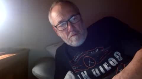 Snapshot of mrtease5 chatting on April 2026 04:33:02 AM mrtease5 online show from April 2026 04:33:02 AM