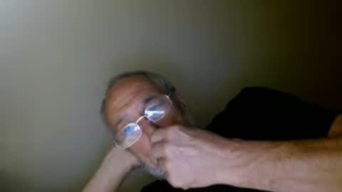 Snapshot of mrtease5 chatting on April 2026 04:07:02 AM mrtease5 online show from April 2026 04:07:02 AM