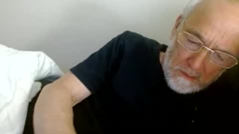 Snapshot of mrtease5 chatting on April 2026 03:40:02 AM mrtease5 online show from April 2026 03:40:02 AM