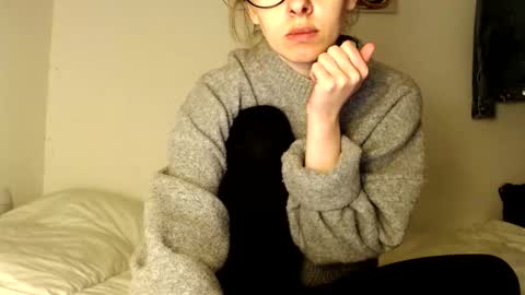 Snapshot of ms__mila chatting on March 2026 06:22:02 PM online show from March 2026 06:22:02 PM