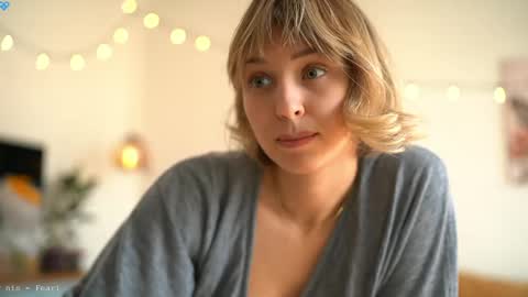 Snapshot of ms_dira chatting on April 2026 10:57:02 AM dira and the riru tribe online show from April 2026 10:57:02 AM