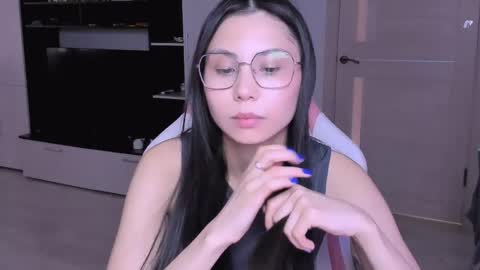 Snapshot of ms_emily_ chatting on March 2026 02:00:01 PM ms_emily_ online show from March 2026 02:00:01 PM