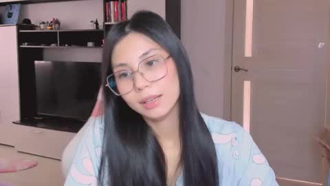 Snapshot of ms_emily_ chatting on April 2026 09:24:01 AM ms_emily_ online show from April 2026 09:24:01 AM