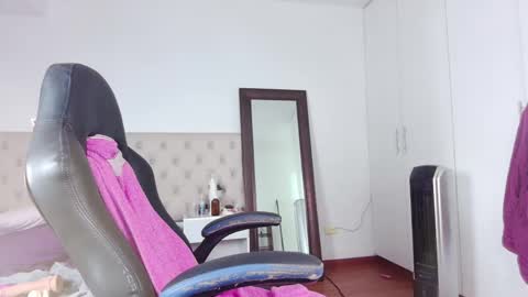 Snapshot of ms_freya chatting on April 2026 02:24:02 AM Freya online show from April 2026 02:24:02 AM