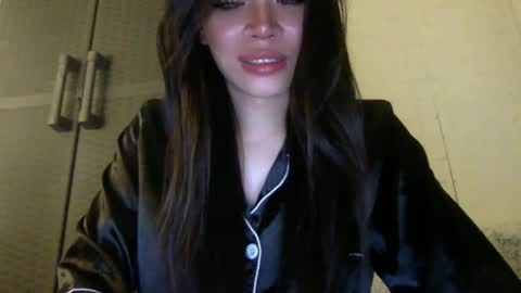 Snapshot of ms_guniguni chatting on September 2025 10:32:02 PM Lara online show from September 2025 10:32:02 PM