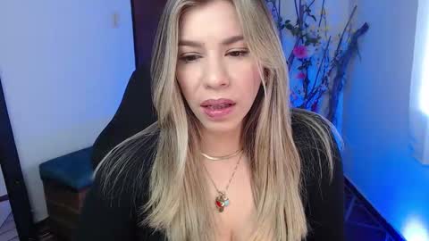 Snapshot of ms_sofiax chatting on October 2025 03:36:01 PM Sofia online show from October 2025 03:36:01 PM