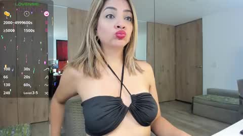 Snapshot of ms_valerypawg chatting on March 2025 10:03:02 AM Valery Torres online show from March 2025 10:03:02 AM