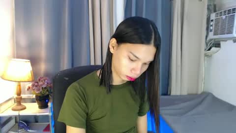 Snapshot of msandreaxx chatting on December 2024 08:34:02 AM andrea online show from December 2024 08:34:02 AM