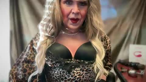 mskarentoy online show from March 2025 09:37:01 PM