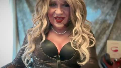 Snapshot of mskarentoy chatting on April 2026 08:36:02 PM mskarentoy online show from April 2026 08:36:02 PM