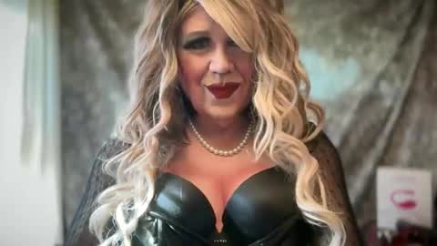 Snapshot of mskarentoy chatting on April 2026 08:53:01 PM mskarentoy online show from April 2026 08:53:01 PM