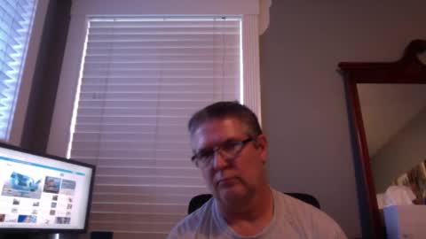 Snapshot of mtbrdr76 chatting on February 2026 11:44:02 PM Fun time Daddy online show from February 2026 11:44:02 PM