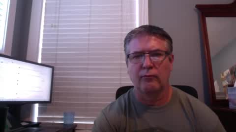 Snapshot of mtbrdr76 chatting on April 2026 09:38:01 PM Fun time Daddy online show from April 2026 09:38:01 PM