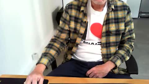 Snapshot of mucfag chatting on May 2026 07:03:02 AM mucfag online show from May 2026 07:03:02 AM