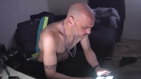 Muffdiver online show from March 2026 05:22:01 AM