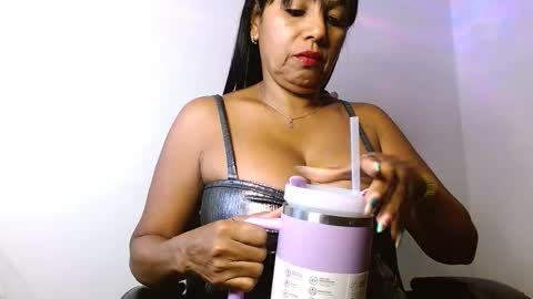 Snapshot of muladefuego chatting on November 2025 12:27:01 PM yuli online show from November 2025 12:27:01 PM