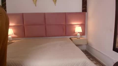 Muller Asher online show from October 2025 10:44:02 PM