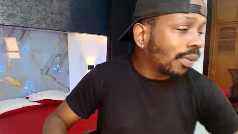 Muller Asher online show from December 2025 04:40:01 AM