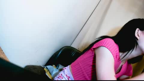 Snapshot of multicummer_kitty chatting on April 2026 12:15:02 AM multicummer_kitty online show from April 2026 12:15:02 AM