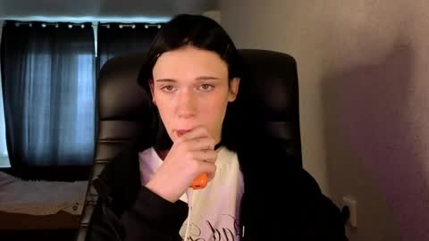 Snapshot of mun_poli chatting on April 2026 06:49:01 AM Polik online show from April 2026 06:49:01 AM