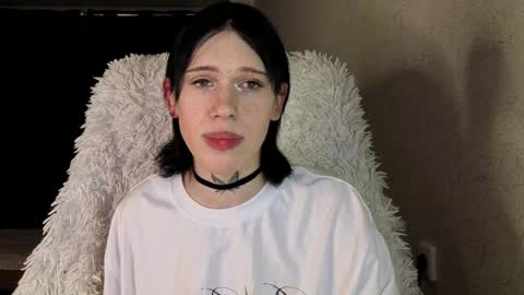 Snapshot of mun_poli chatting on April 2026 05:48:02 PM Polik online show from April 2026 05:48:02 PM