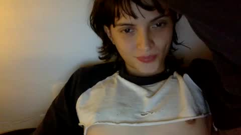 Snapshot of munchi_ chatting on February 2025 11:19:02 PM online show from February 2025 11:19:02 PM