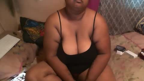 Snapshot of munniegalz1 chatting on March 2026 06:58:01 AM your angel online show from March 2026 06:58:01 AM