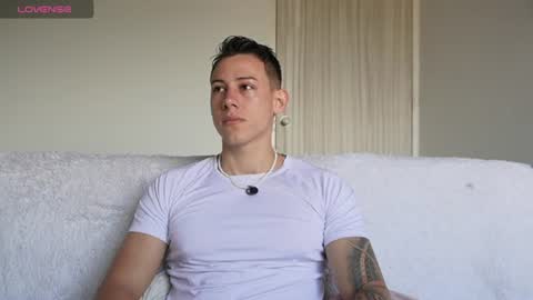 Snapshot of muscle_king_cum chatting on June 2026 01:34:02 PM muscle_king_cum online show from June 2026 01:34:02 PM