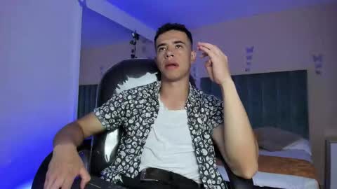 muscle scott online show from March 2026 02:02:02 PM