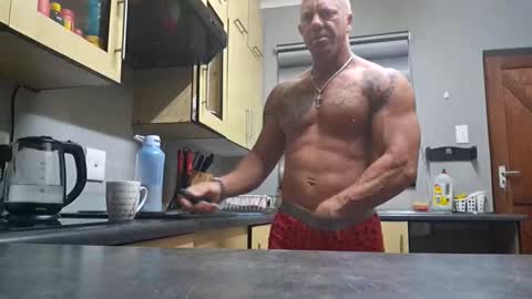 muscledaddy69s online show from February 2026 01:22:02 AM