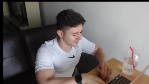 Everet online show from September 2025 06:25:02 AM