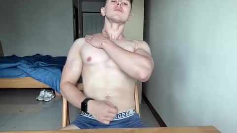 Everet online show from October 2025 03:39:02 AM