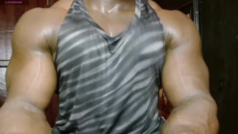 musclegod23 online show from April 2026 01:22:01 AM