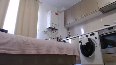 MusclesQueen online show from March 2025 01:14:02 PM