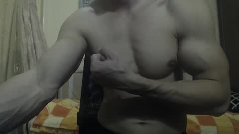 Snapshot of musculargod chatting on January 2025 09:20:01 PM SexyMuscled online show from January 2025 09:20:01 PM