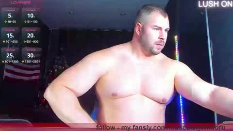 Snapshot of muscularjohnforu chatting on January 2025 07:04:02 PM click icon for peach online show from January 2025 07:04:02 PM