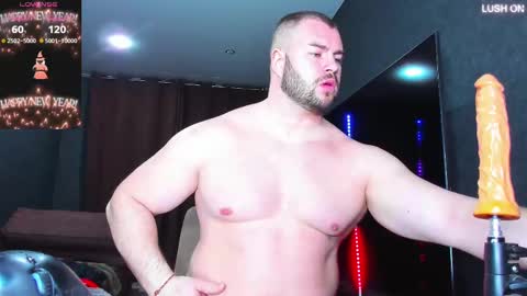 Snapshot of muscularjohnforu chatting on March 2025 06:54:01 PM click icon for peach online show from March 2025 06:54:01 PM