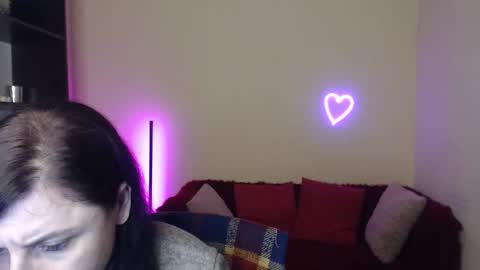 Jeneva online show from December 2025 07:00:01 PM