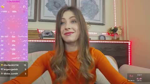 Luna  online show from November 2025 08:43:01 PM