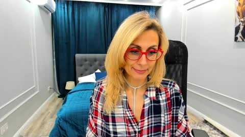 Snapshot of museofstage chatting on January 2025 05:37:01 PM Diana online show from January 2025 05:37:01 PM