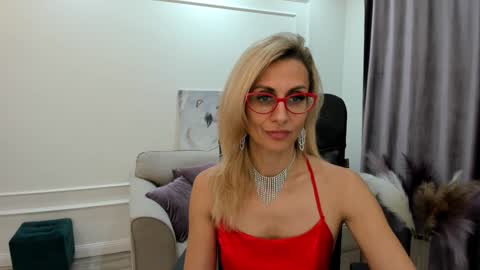 Snapshot of museofstage chatting on January 2025 03:13:02 PM Diana online show from January 2025 03:13:02 PM