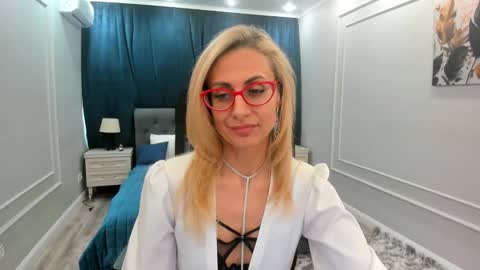 Snapshot of museofstage chatting on February 2025 11:41:02 AM Diana online show from February 2025 11:41:02 AM