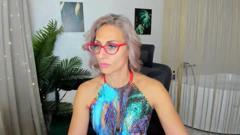 Snapshot of museofstage chatting on September 2025 11:44:01 AM Diana online show from September 2025 11:44:01 AM